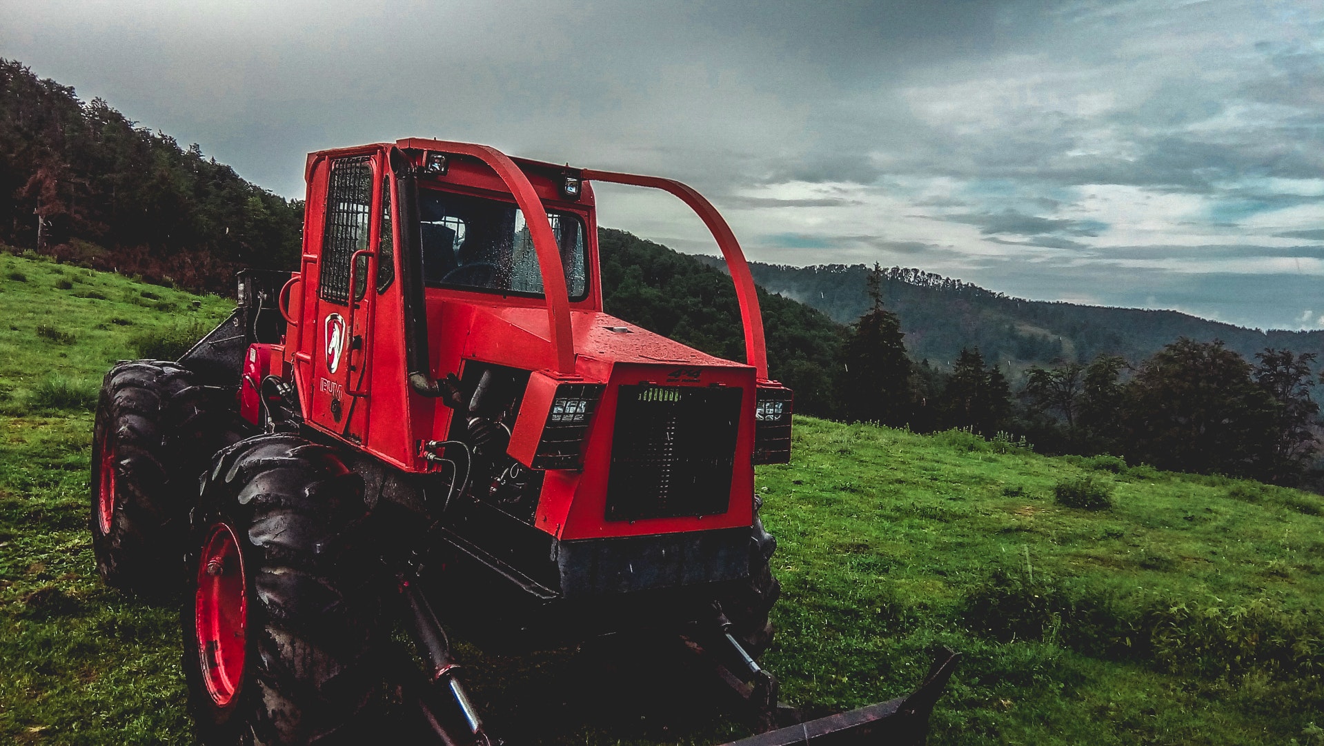 Займ под ПТС специальной техники в Дедовск
